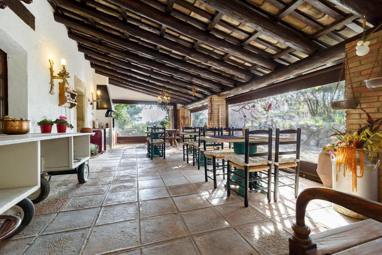 Masia Can Manent Del Bosc S XVIII Santa Eulalia de Ronsaná Eksteriør billede