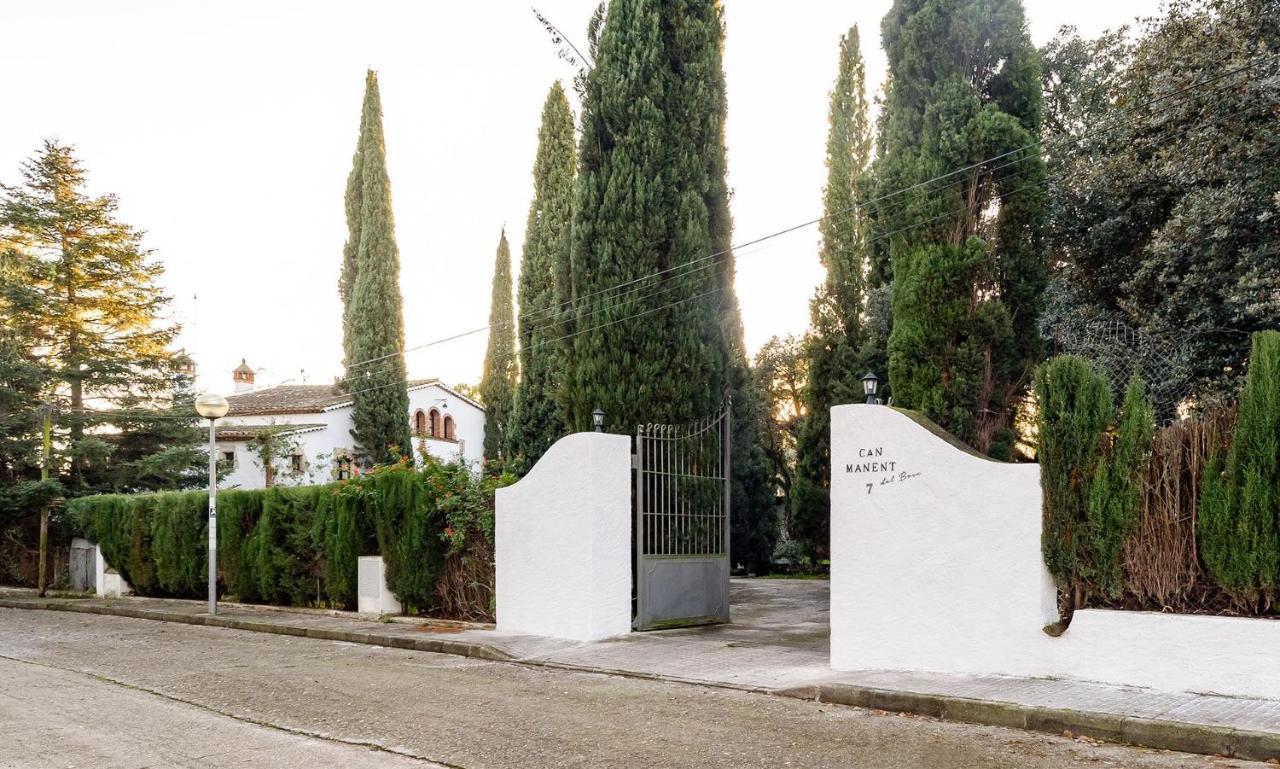 Masia Can Manent Del Bosc S XVIII Santa Eulalia de Ronsaná Eksteriør billede